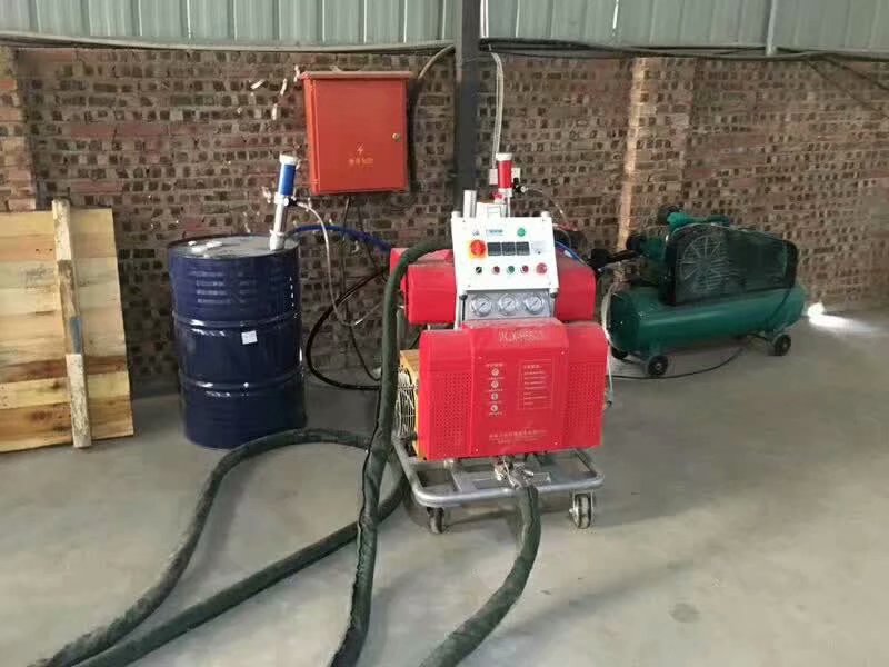 影视道具喷涂聚脲(图2) H5600型泡沫影视道具表面硬化喷涂聚脲设备