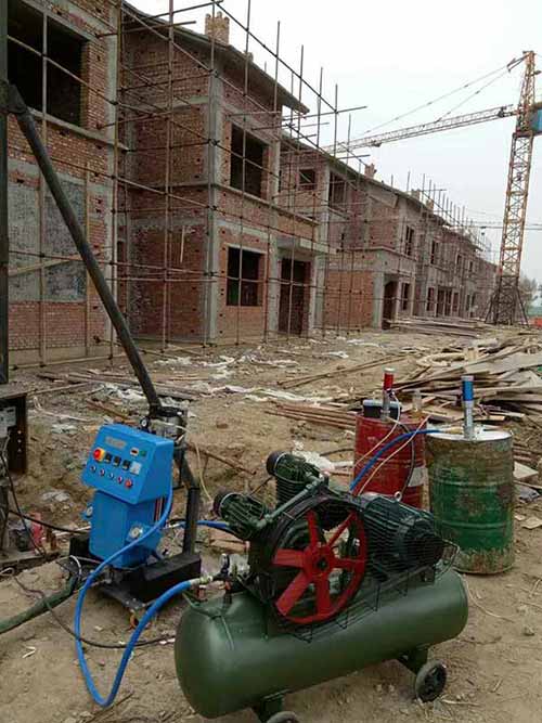 房顶外墙保温聚氨酯喷涂(图1) 房顶外墙保温聚氨酯喷涂