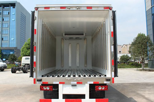 冷藏车厢板厢体保温填充聚氨酯(图1) 冷藏车厢板厢体保温填充聚氨酯