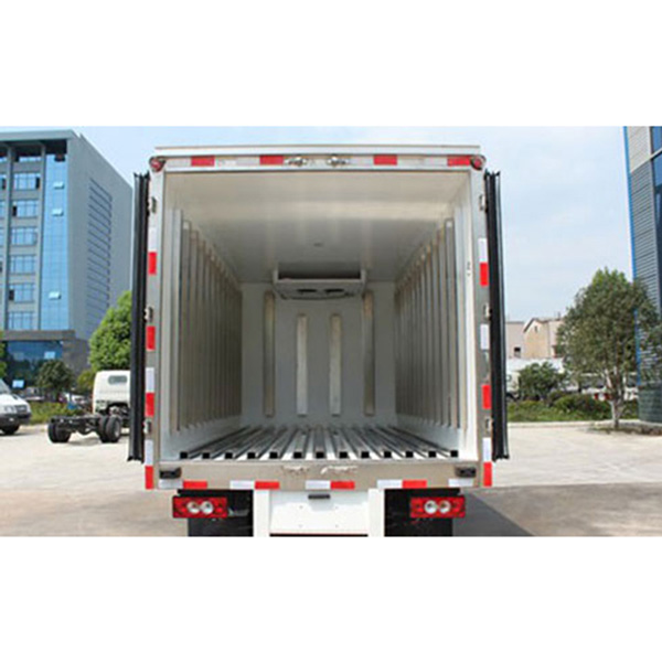 车厢保温防火材料有哪些(图3) 车厢保温防火材料聚氨酯喷涂案例