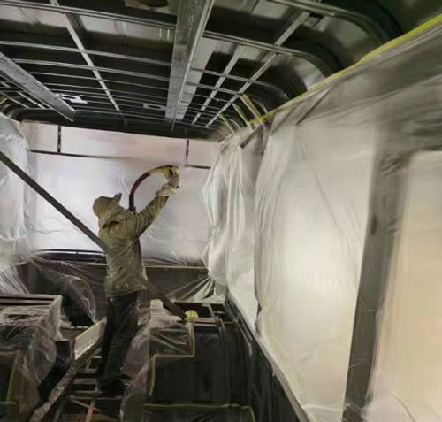 聚氨酯喷涂机 车厢顶棚保温隔热(图3) 车厢顶棚保温隔热聚氨酯喷涂发泡案例